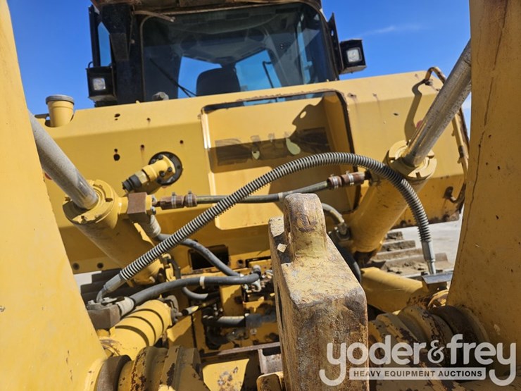 2010-caterpillar-d7e-image-21