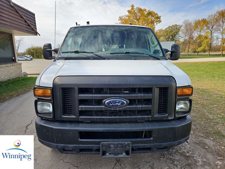 2011-ford-cargo-image-8