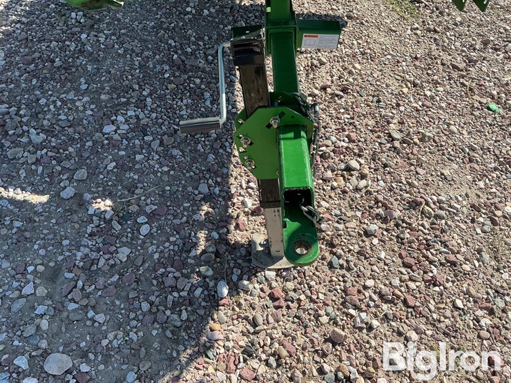 2021-john-deere-530d-image-9