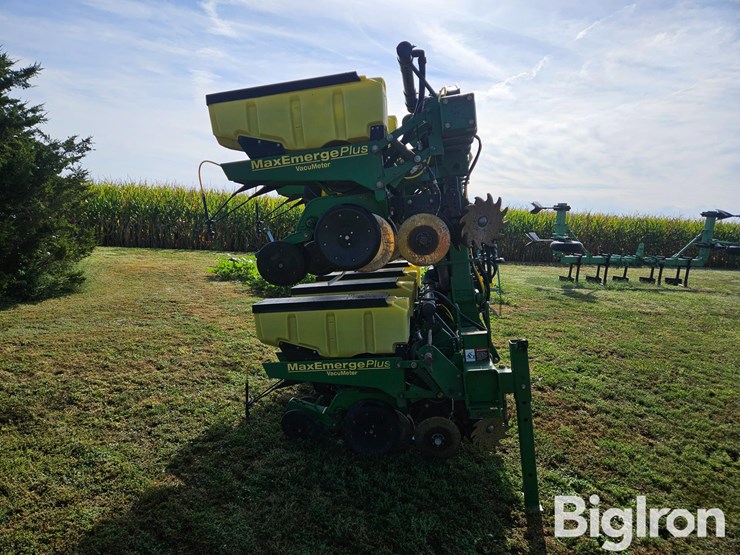john-deere-1720-image-4