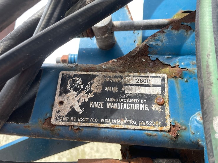 #1275-•-kinze-12'-corn-planter-image-59