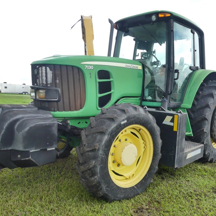 2010 JOHN DEERE 7130