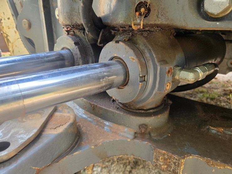 terex-tlb840r-image-59