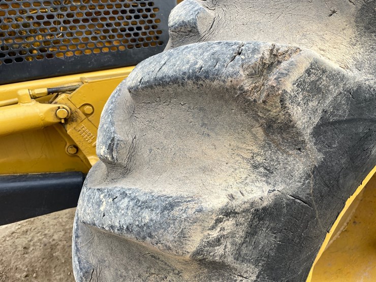 deere-440b-image-71