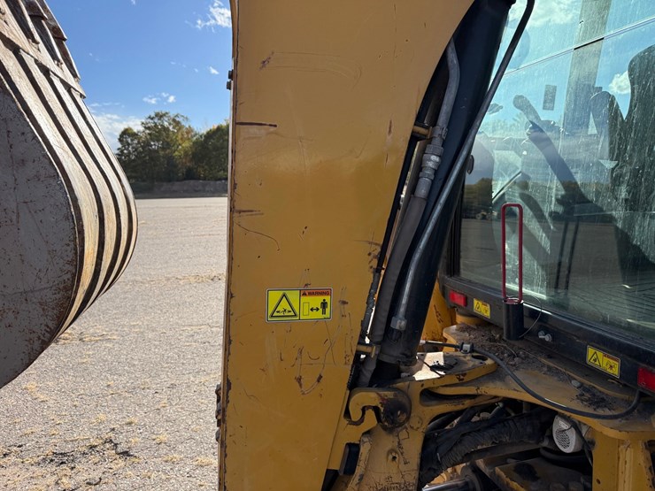 caterpillar-420e-image-64