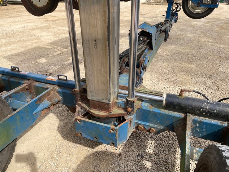 #1275-•-kinze-12'-corn-planter-image-35