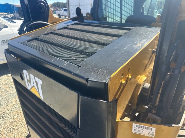 caterpillar-242d-image-19