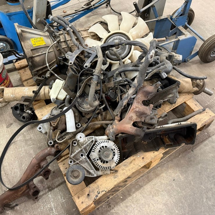 #43938 • Lot of Miscellaneous Car Parts INV#43938