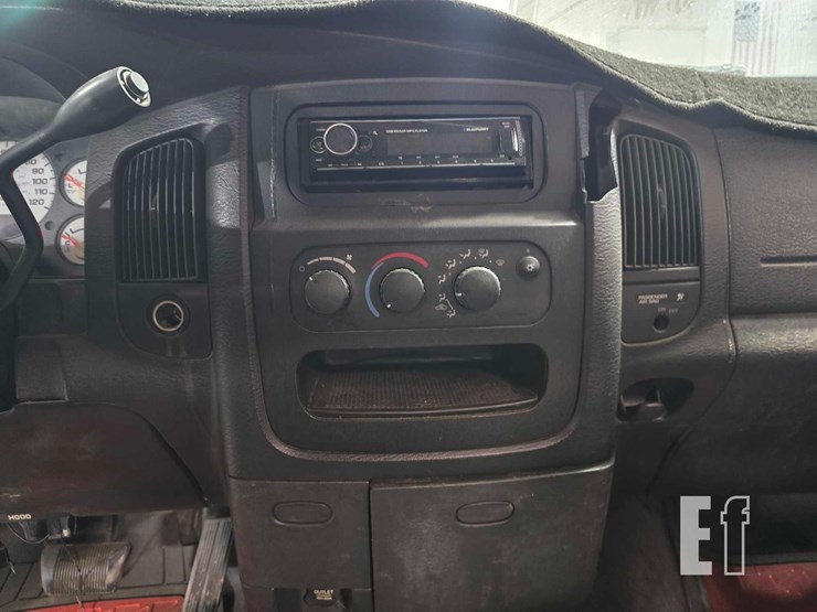 2004-dodge-ram-1500-image-14
