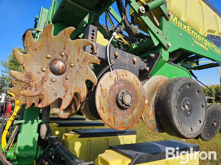john-deere-1720-image-16