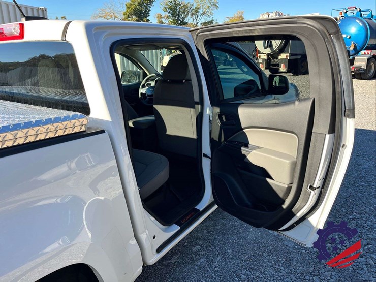 2021-chevrolet-colorado-image-40
