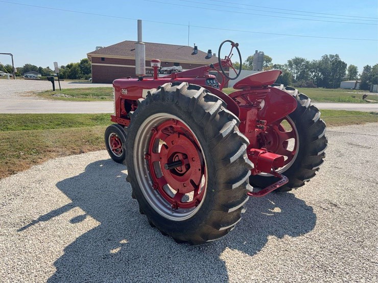 farmall-350-image-5