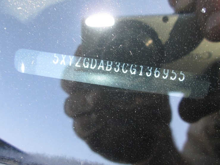 2012-hyundai-santa-fe-image-33