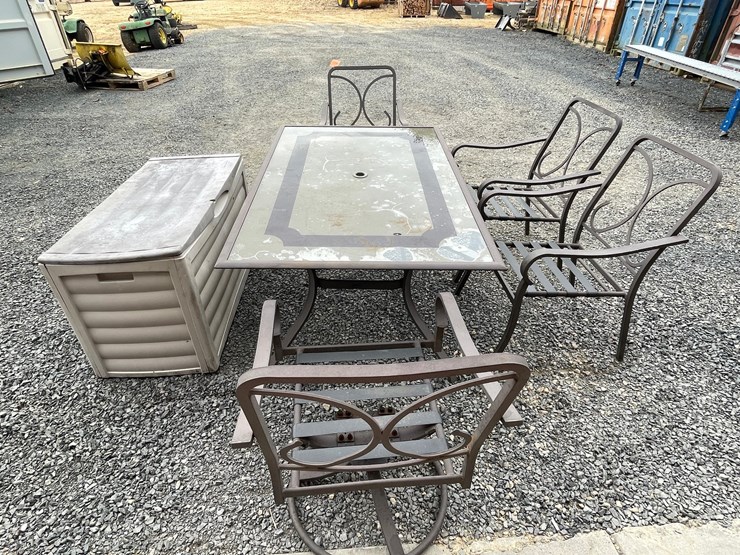 #3055-•-patio-table-and-chairs-image-3