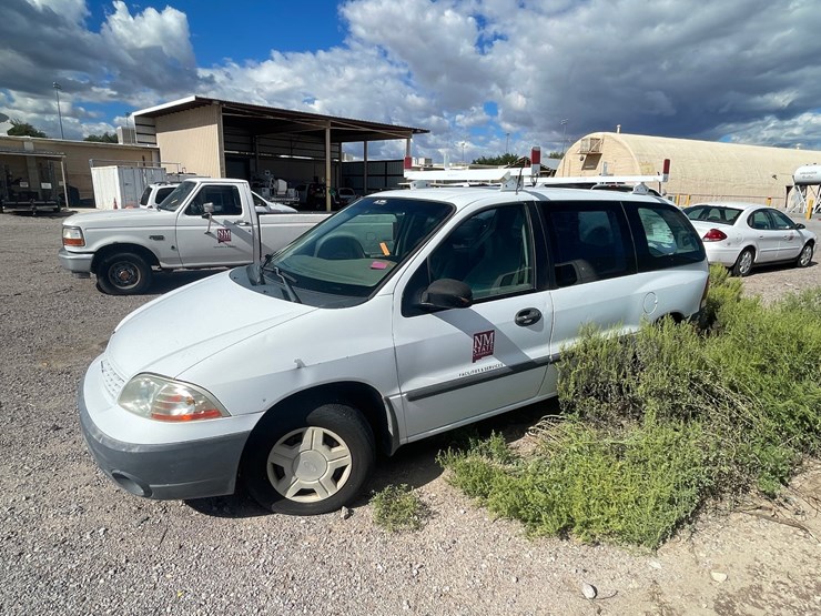 #2774-•-2001-ford-aerostar-van-(has-nm-title)(offsite-at-nmsu)-image-1