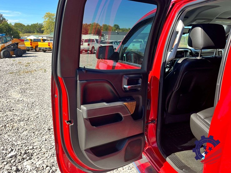 2014-gmc-sierra-z71-slt-pickup-truck-image-68