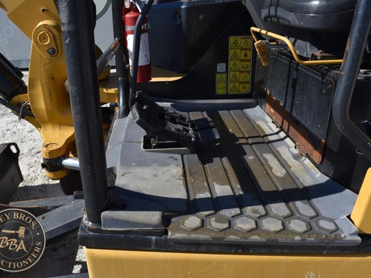2021-caterpillar-306cr-image-55