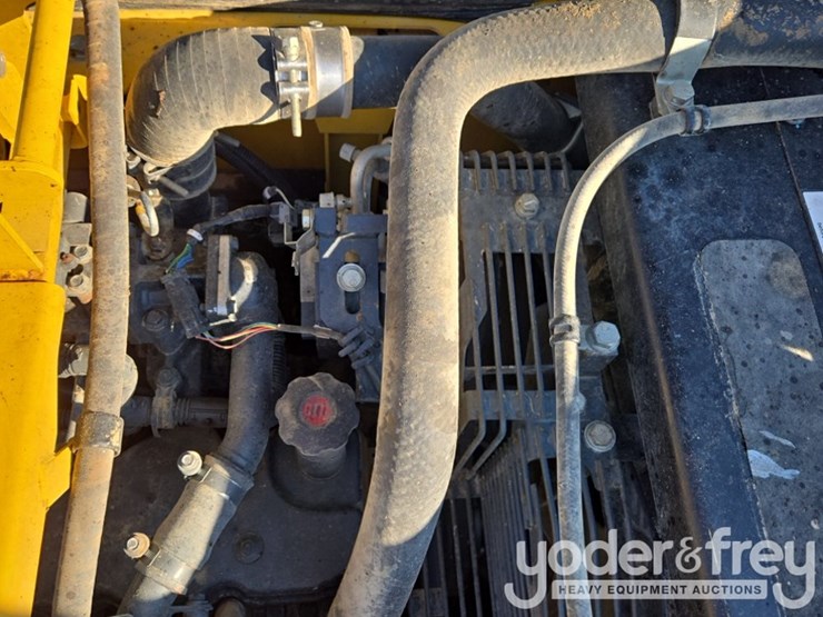 2015-komatsu-pc210-lc-11-image-59
