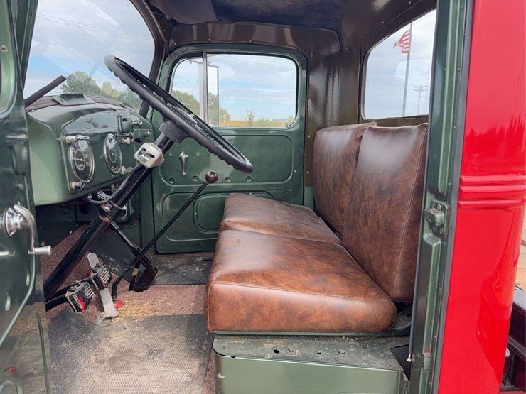 1951-mack-a30-image-62