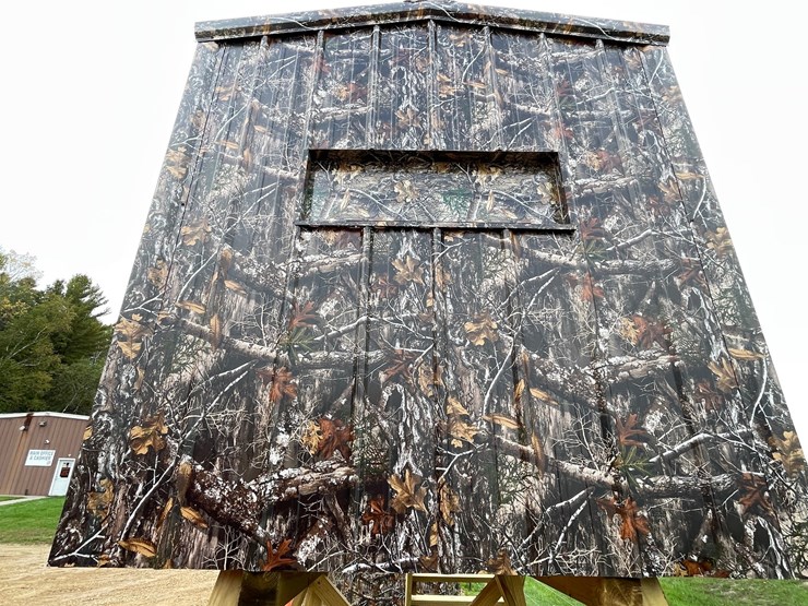 #1281-•-6'-x-6'-deer-blind-on-tower-with-steps-image-6