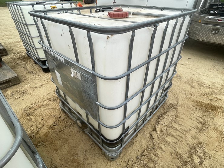 #3040-•-caged-poly-water-totes-image-4