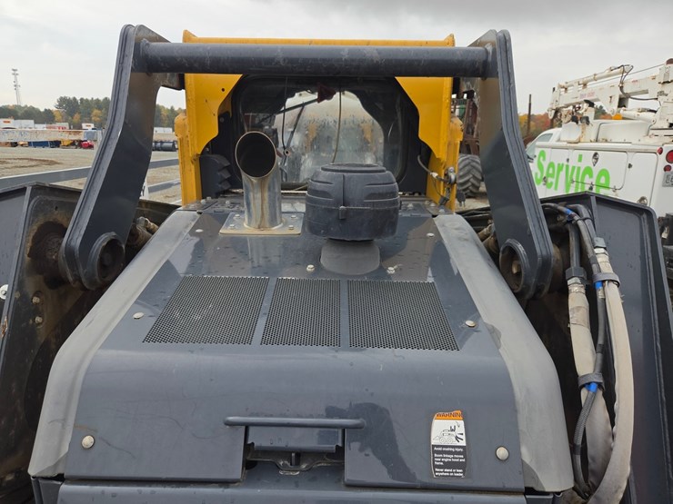 2020-deere-331g-image-27
