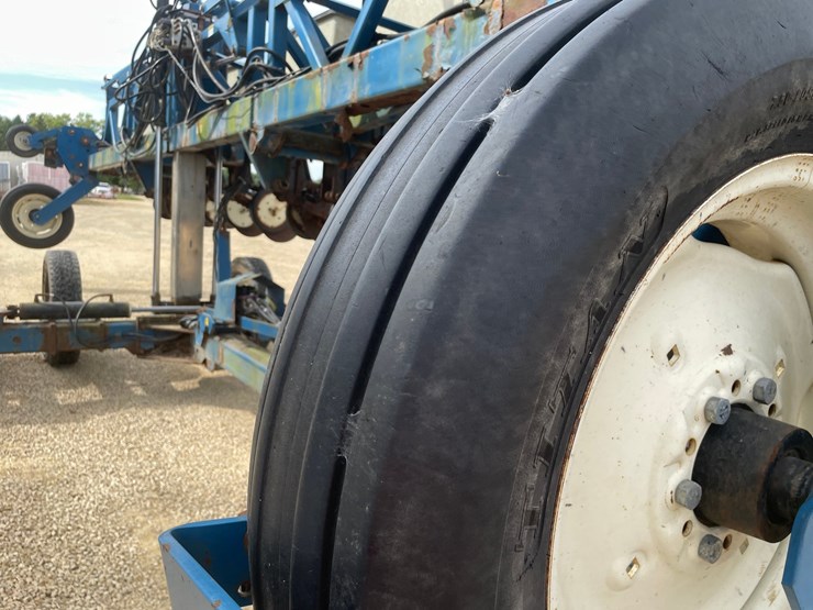 #1275-•-kinze-12'-corn-planter-image-50