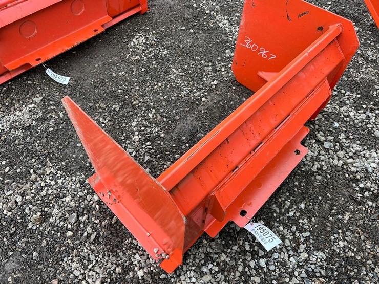 36”-mini-skid-steer-snow-pusher-image-2