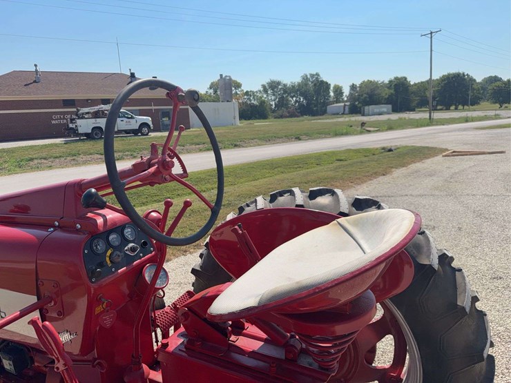 farmall-350-image-36