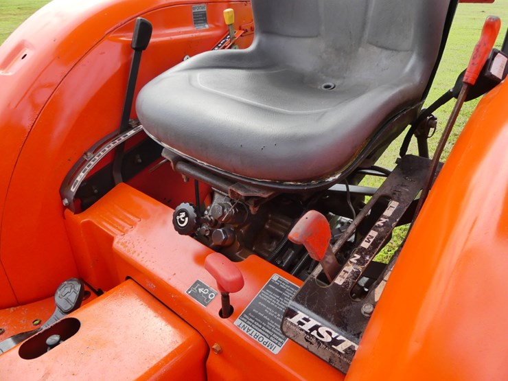 kubota-l3301-image-16