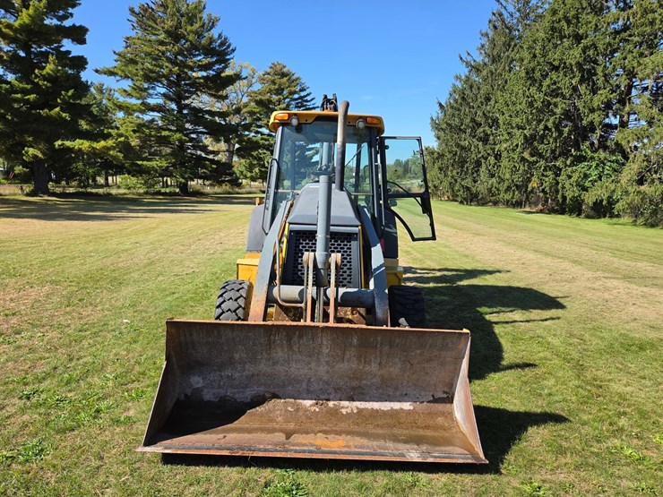 2010-deere-310j-image-8