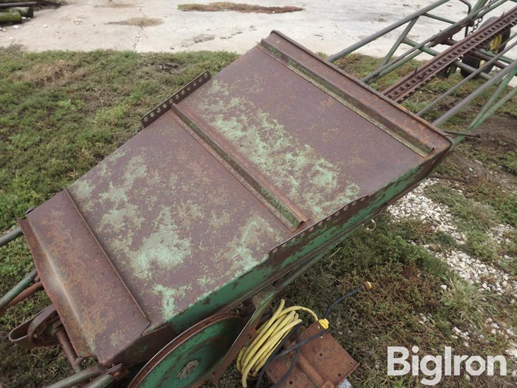john-deere-200-image-9