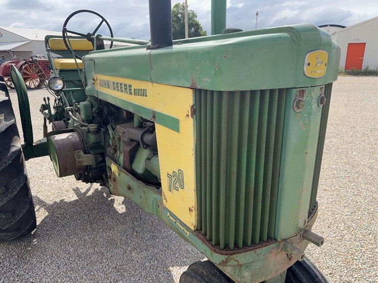 john-deere-720-image-13