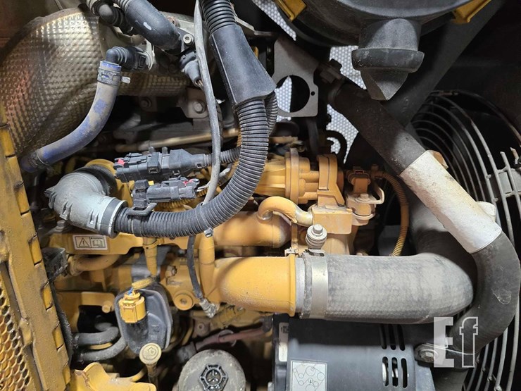 2021-caterpillar-d3-lgp-image-24