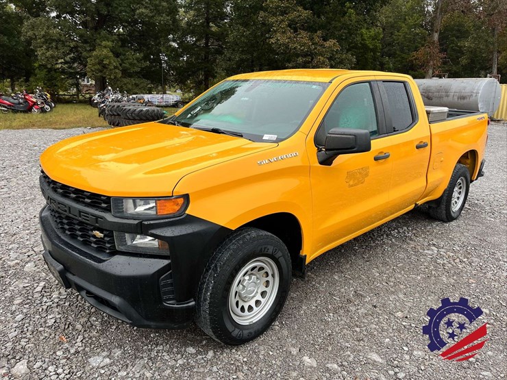 2019-chevrolet-silverado-4wd-pickup-truck-image-15