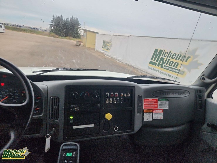 2007-international-workstar-7400-image-12