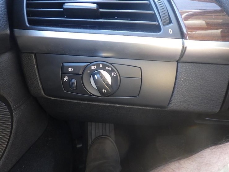 2011-bmw-x5-image-34