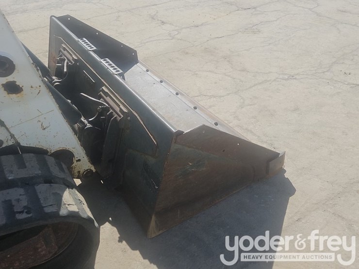 2016-bobcat-t740-image-19