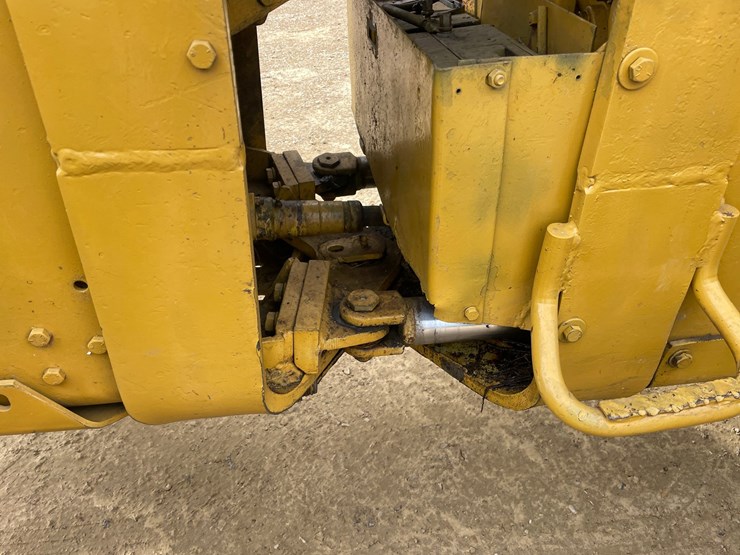 deere-440b-image-37