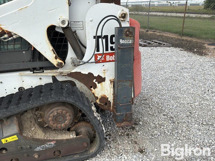 2012-bobcat-t190-image-11