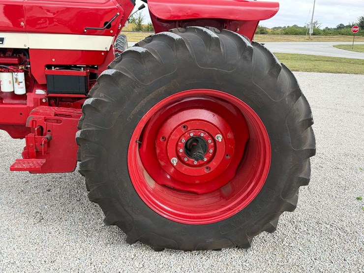 farmall-1066-turbo-row-crop-puller-image-36