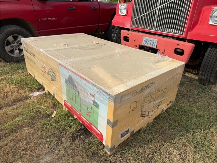 new-in-crate-13ft-x10ft-livestock-shed-image-1