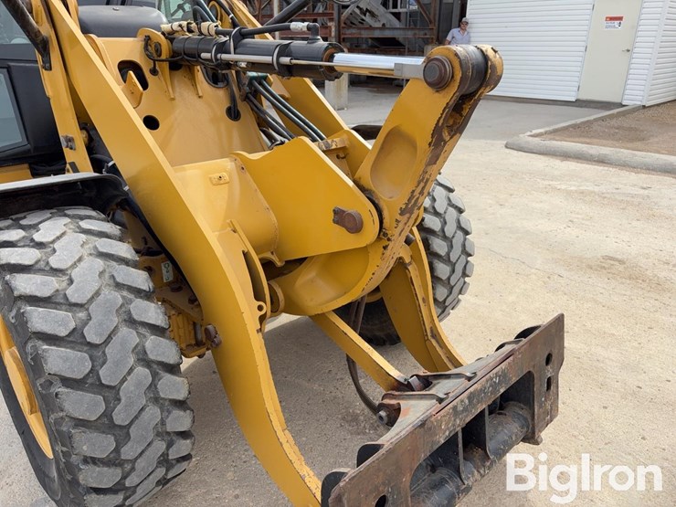 2017-caterpillar-906m-image-15