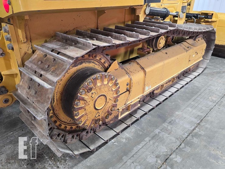 2023-caterpillar-d1-image-38