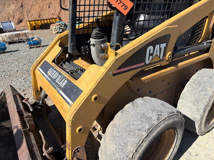 caterpillar-226-image-14