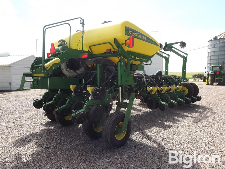 2012-john-deere-1770nt-image-5