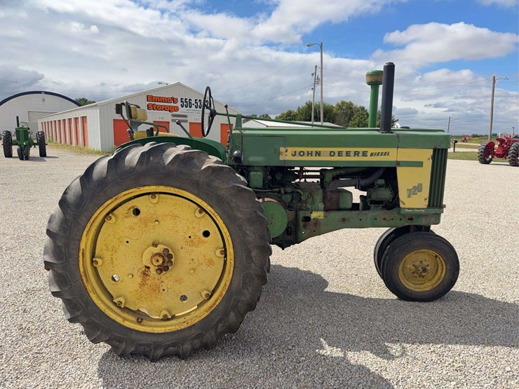 john-deere-720-image-6