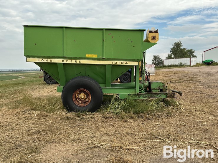 john-deere-1210-image-4