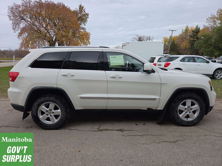 2011-jeep-grand-cherokee-image-7