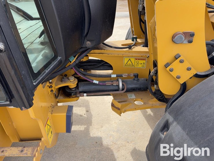 2017-caterpillar-906m-image-18
